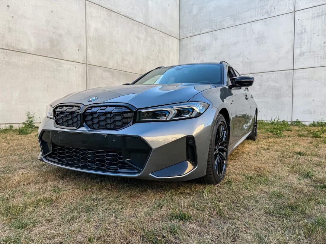 BMW 330